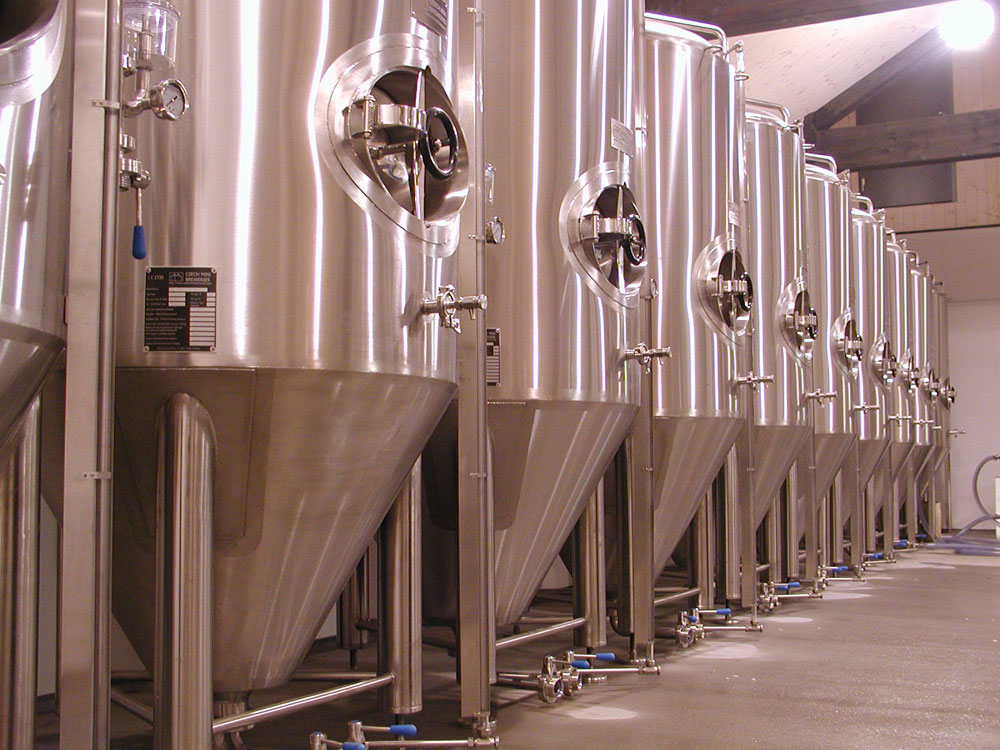 Cylindrical conical beer fermenters