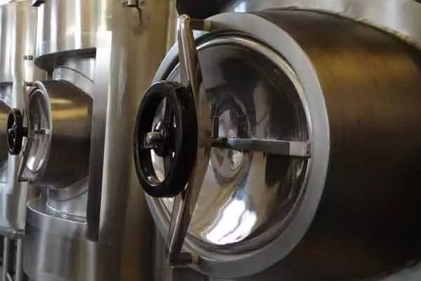 Sidruma fermentācijas un nogatavināšanas iekārtas